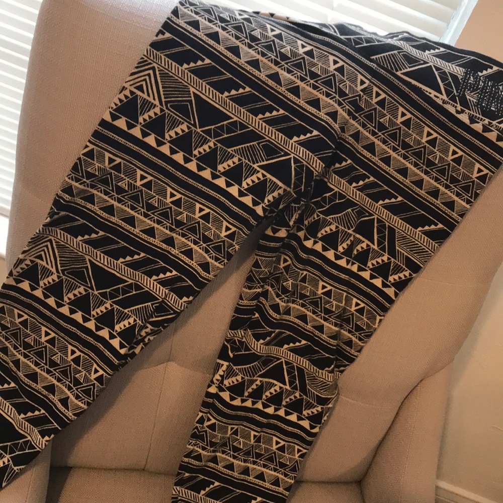 Tribal PINK leggings